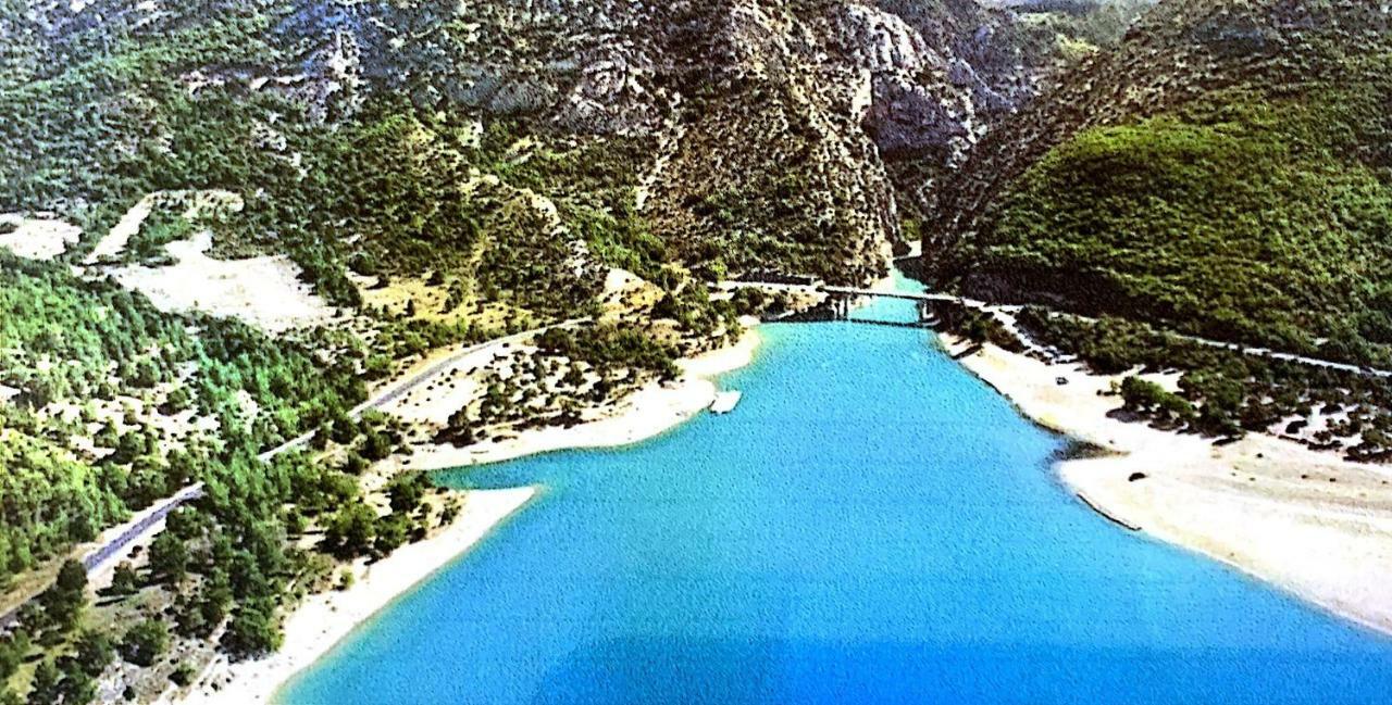 Domaine Le Commandaire Roumoules Екстер'єр фото